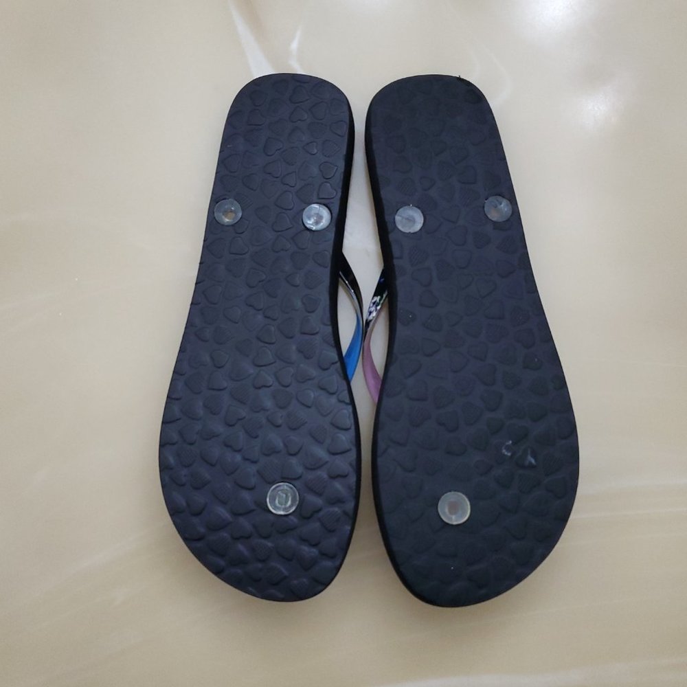 Brighton Black Floral Noir Jardin Mismatched  Flip Flops - Size 10 - Picture 11 of 12